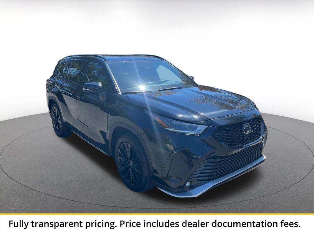 2025 Toyota Highlander XSE — photo 1 of 1