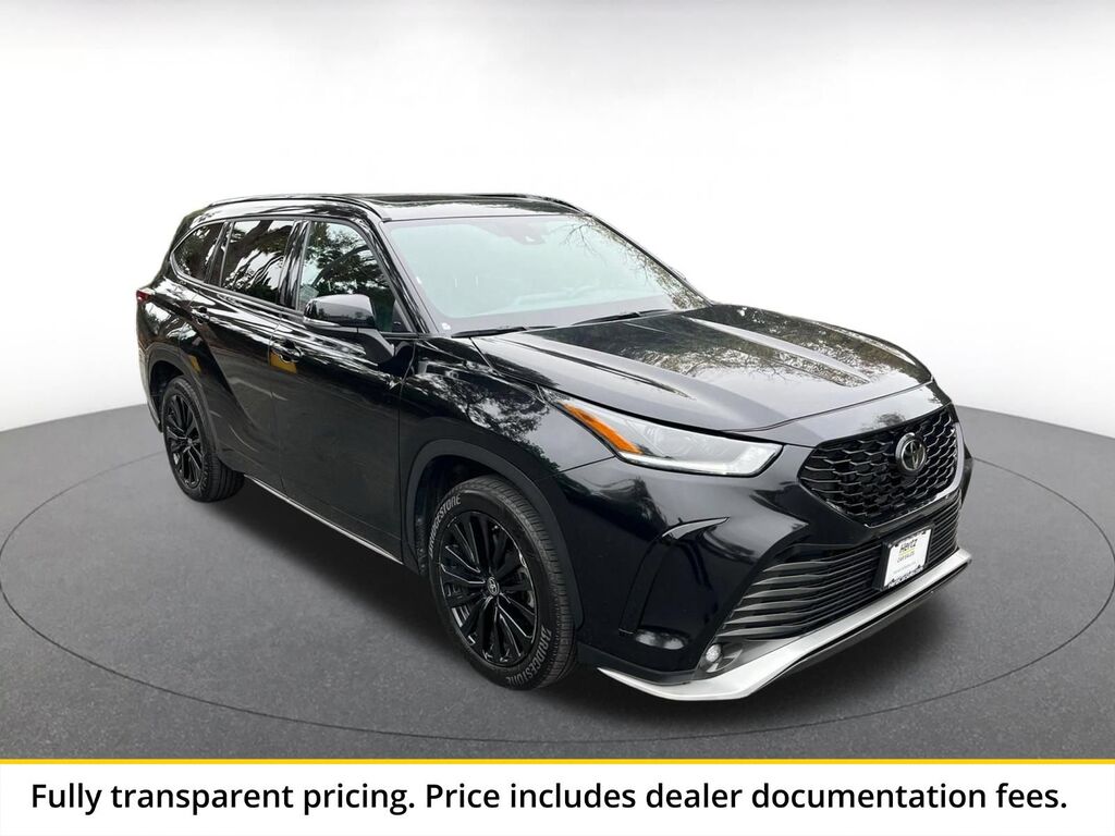 2025 Toyota Highlander XSE — photo 1 of 1