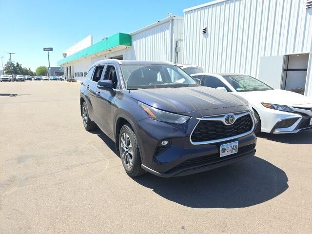 2025 Toyota Highlander LE