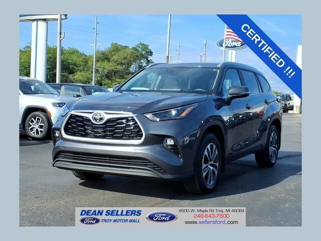 2023 Toyota Highlander LE