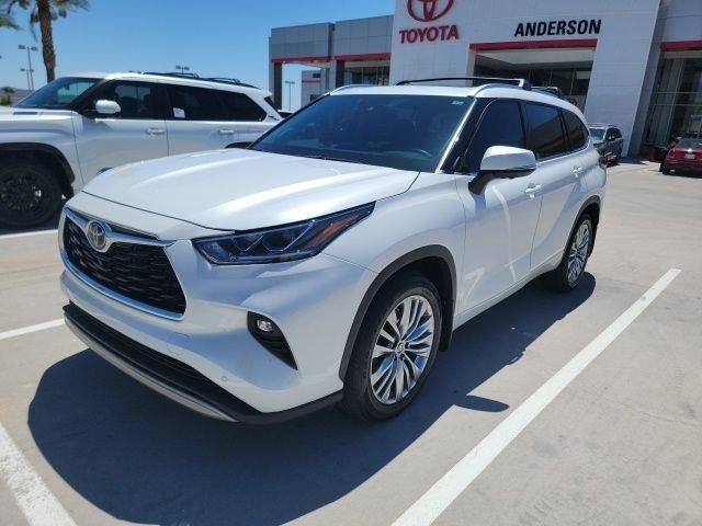 2024 Toyota Highlander Platinum