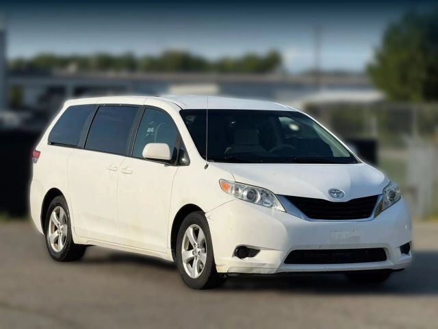 2012 Toyota Sienna LE Minivan 4D