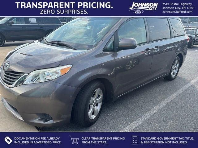 2012 Toyota Sienna LE 7-Passenger Auto Access Seat