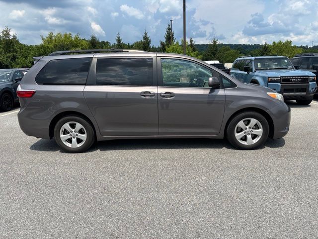 2015 Toyota Sienna LE