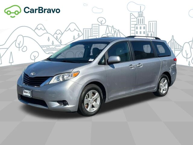 2013 Toyota Sienna LE V6 8 Passenger