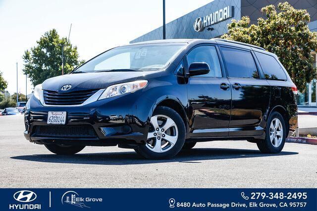 2013 Toyota Sienna LE 7-Passenger Auto Access Seat