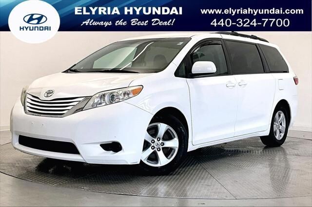 2015 Toyota Sienna LE 7-Passenger Auto Access Seat