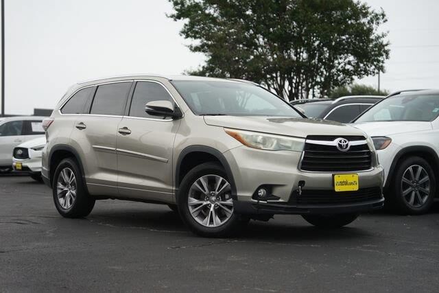 2015 Toyota Highlander XLE — photo 1 of 5