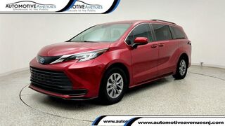 2022 Toyota Sienna LE