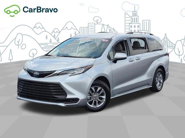 2022 Toyota Sienna LE