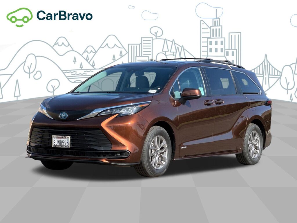 2021 Toyota Sienna LE — photo 1 of 6