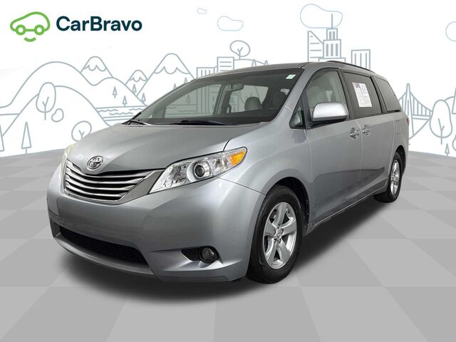 2017 Toyota Sienna LE Auto Access Seat