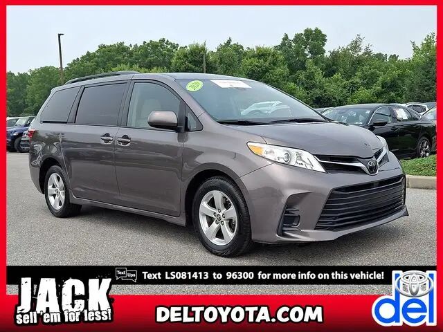 2020 Toyota Sienna LE 7-Passenger Auto Access Seat