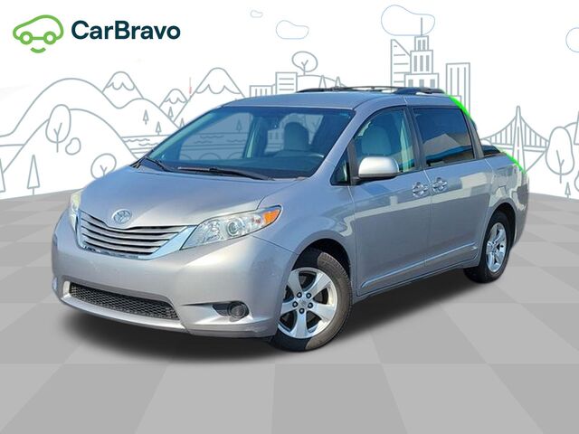 2017 Toyota Sienna LE Auto Access Seat