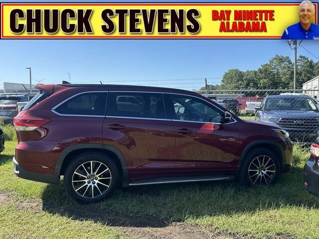 2017 Toyota Highlander SE