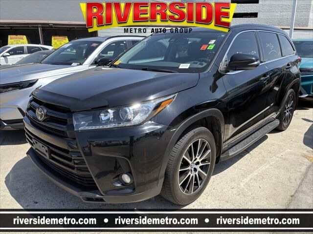 2017 Toyota Highlander SE