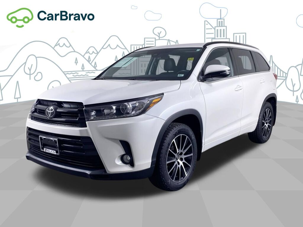 2017 Toyota Highlander SE — photo 1 of 7