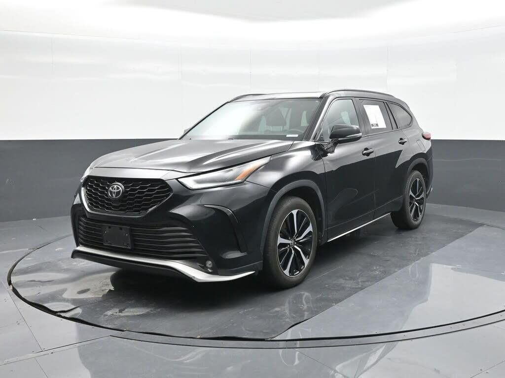 2021 Toyota Highlander XSE — photo 1 of 1