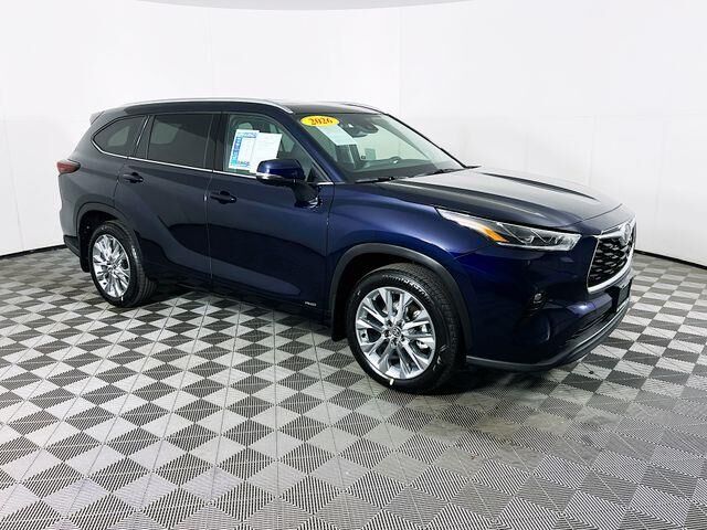 2026 Toyota Highlander Hybrid Limited — photo 1 of 13