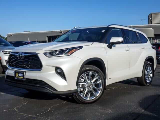 2026 Toyota Highlander Hybrid Limited — photo 1 of 13