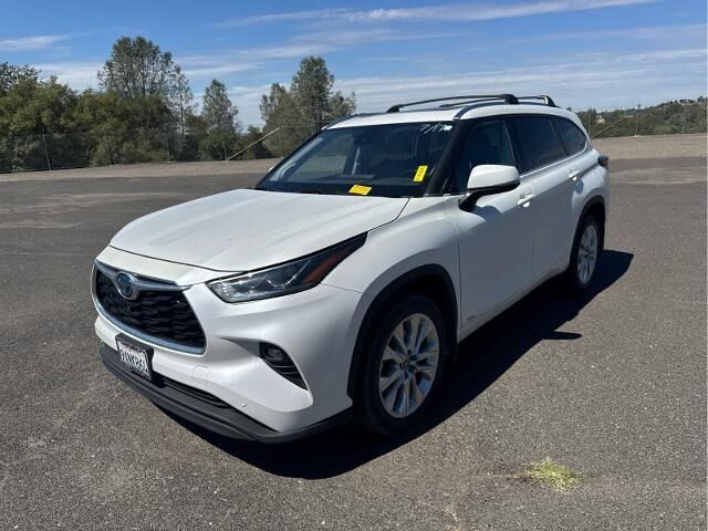 2022 Toyota Highlander Hybrid Limited