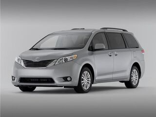 2014 Toyota Sienna SE 8-Passenger