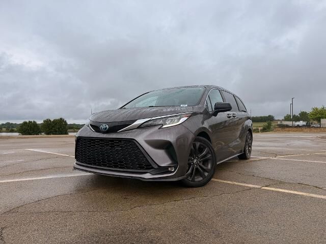 2022 Toyota Sienna XSE 7-Passenger
