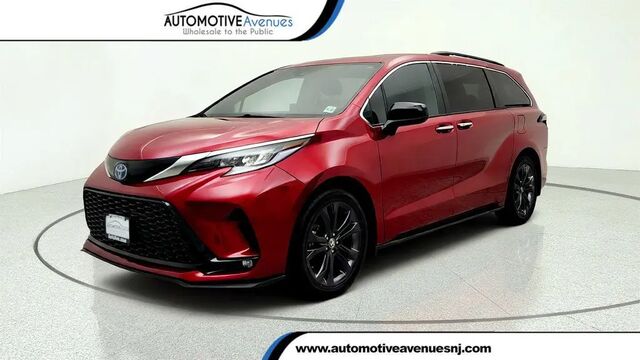 2023 Toyota Sienna XSE 7-Passenger