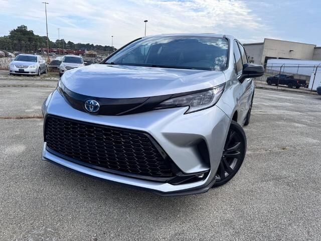 2025 Toyota Sienna XSE 7-Passenger