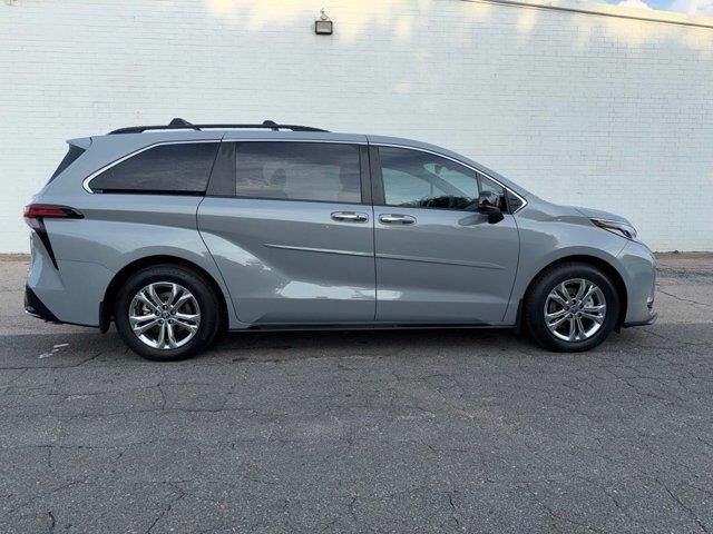 2023 Toyota Sienna XSE 7-Passenger