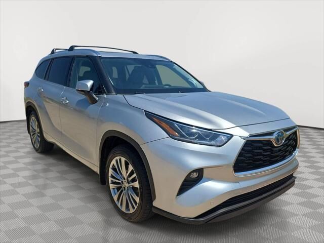 2023 Toyota Highlander Hybrid Limited
