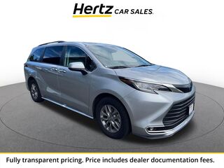 2023 Toyota Sienna XLE