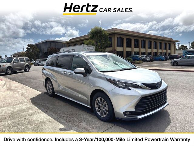 2025 Toyota Sienna XLE