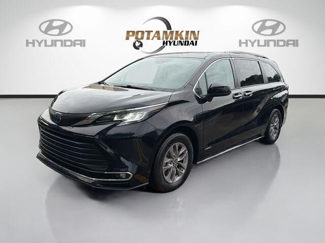 2021 Toyota Sienna XLE 7-Passenger