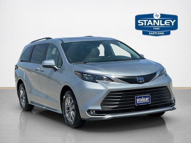 2025 Toyota Sienna XLE 8-Passenger