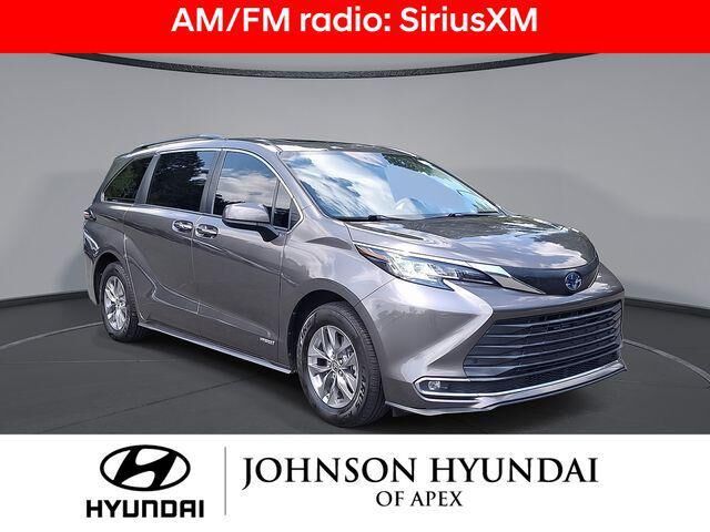 2021 Toyota Sienna XLE 7-Passenger