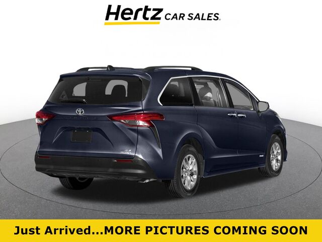 2024 Toyota Sienna XLE
