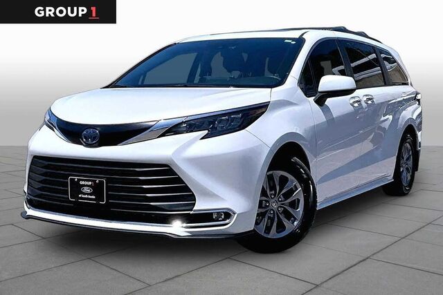 2024 Toyota Sienna XLE 8-Passenger