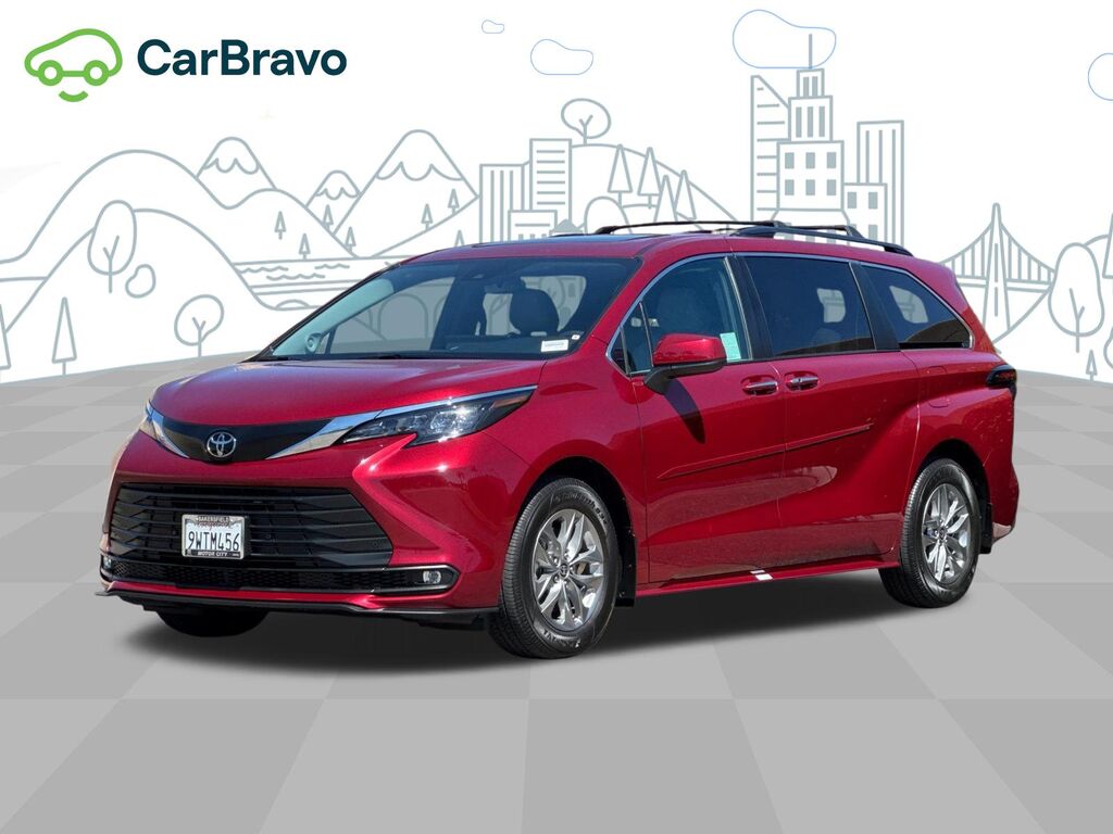 2026 Toyota Sienna XLE — photo 1 of 7