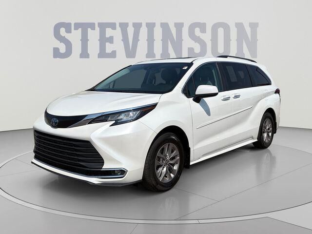 2022 Toyota Sienna XLE 7-Passenger