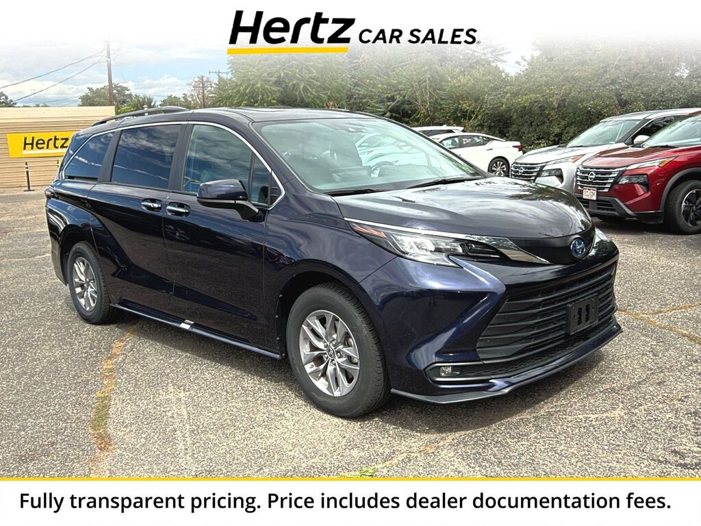 2025 Toyota Sienna XLE — photo 1 of 1