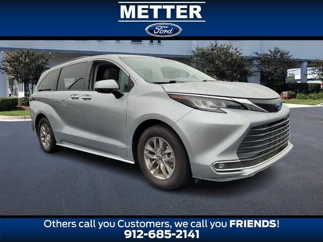 2021 Toyota Sienna XLE 7-Passenger