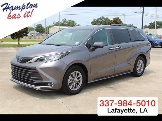 2023 Toyota Sienna XLE 8-Passenger