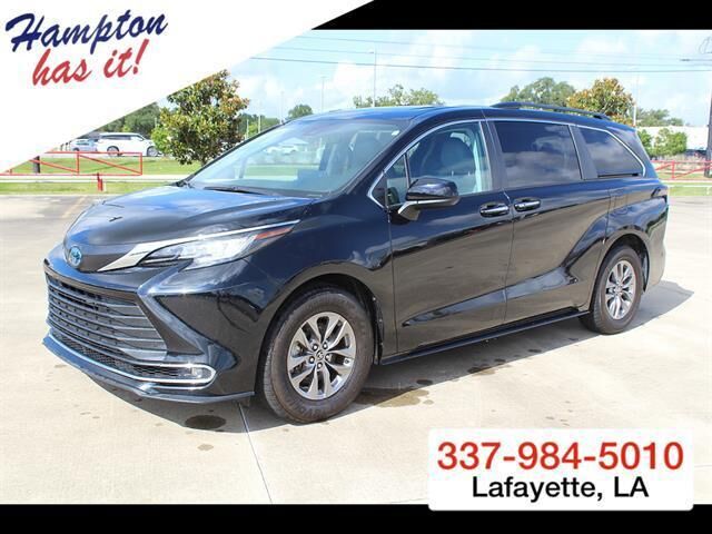 2023 Toyota Sienna XLE 8-Passenger