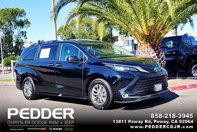 2024 Toyota Sienna XLE — photo 1 of 1