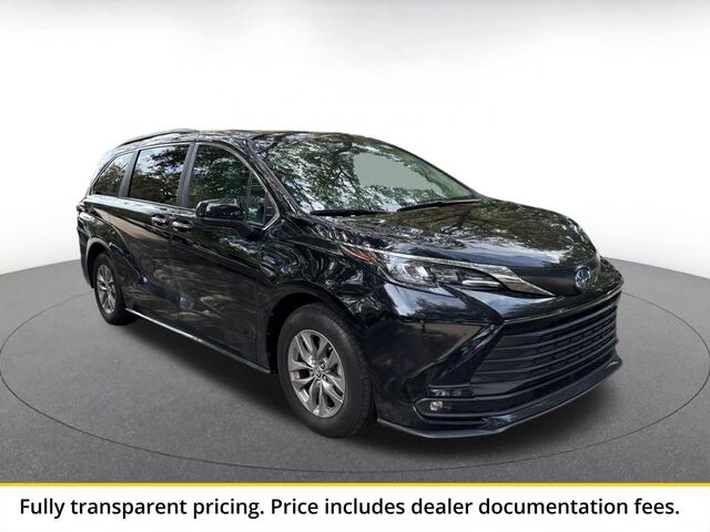 2025 Toyota Sienna XLE