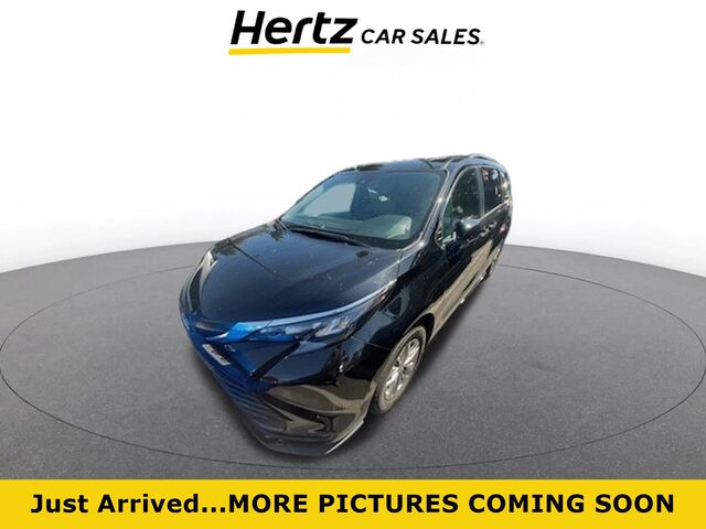 2025 Toyota Sienna XLE