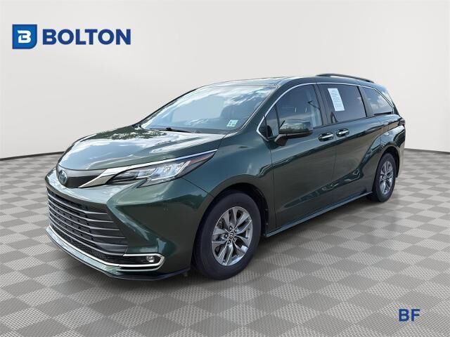 2022 Toyota Sienna XLE 7-Passenger