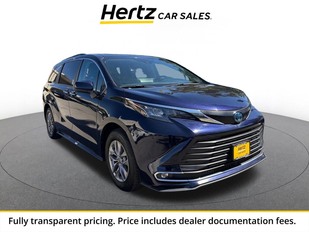 2024 Toyota Sienna XLE — photo 1 of 1