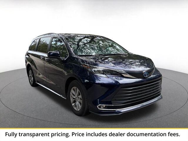 2024 Toyota Sienna XLE